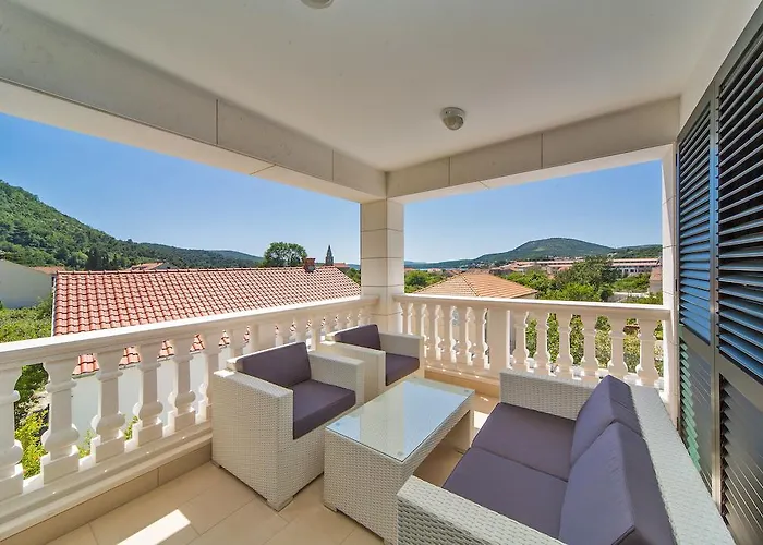 아파트 Casa Blanca Y *